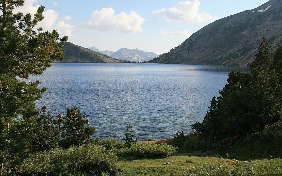 Valentine Lake - Photo 1