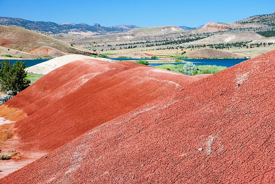Painted Hills Lake - Photo 1