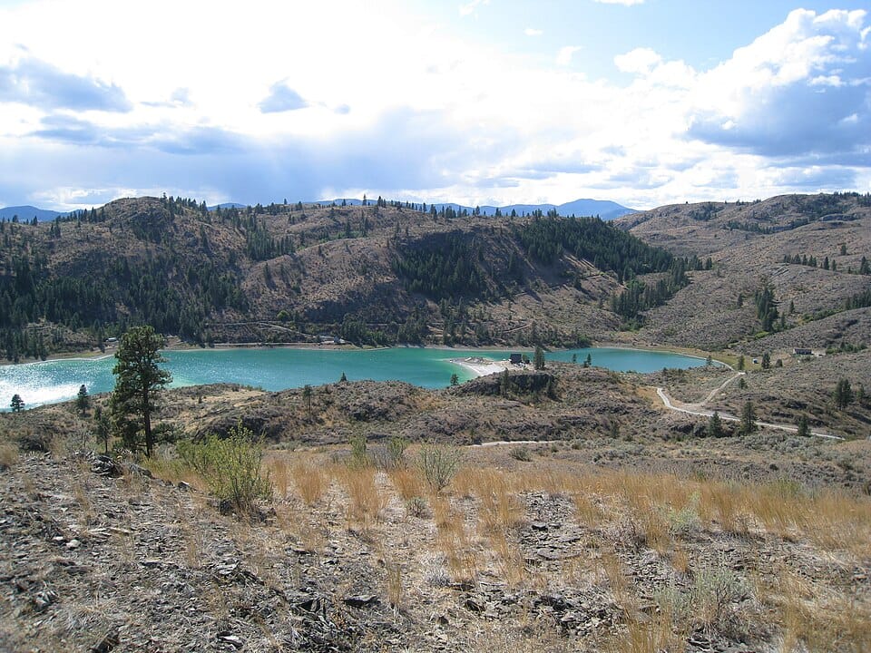 Omak Lake - Photo 1