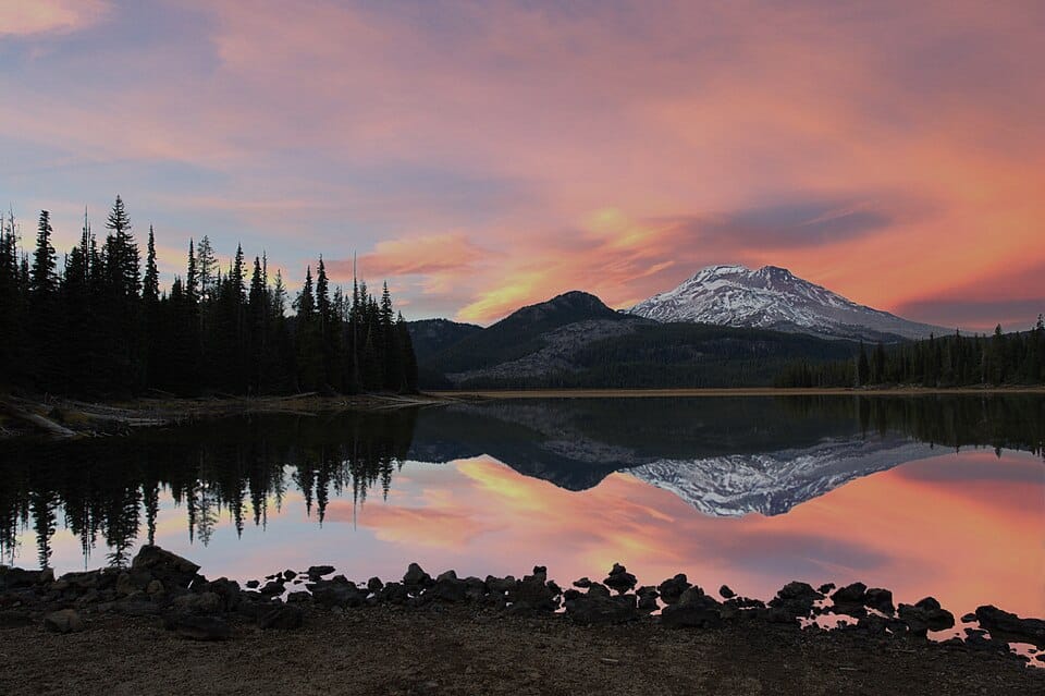 Sparks Lake - Photo 1