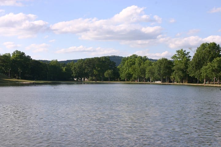 Oxford Lake - Photo 1