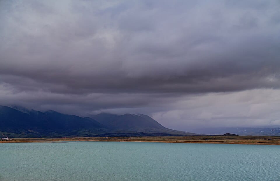 Twin Buttes Lake - Photo 1