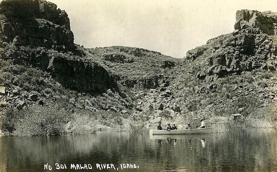 Malad River - Photo 1