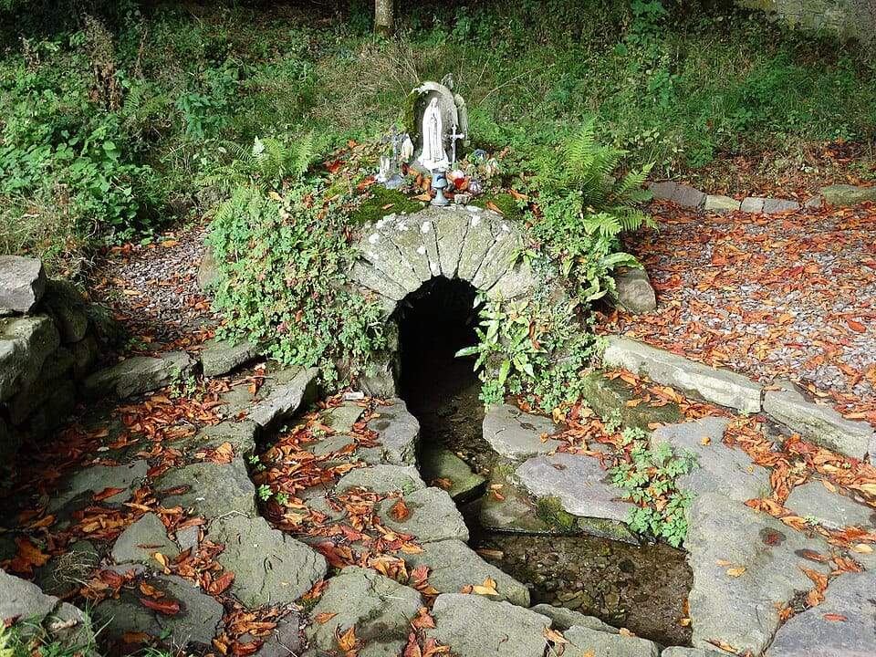 Holy Well - Photo 1