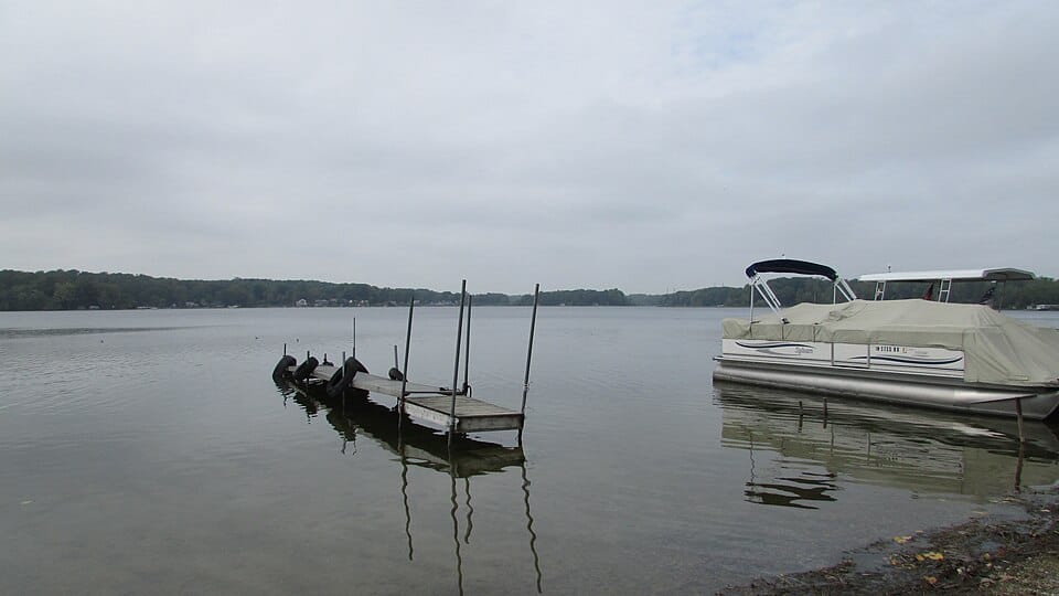 Hudson Lake - Photo 1