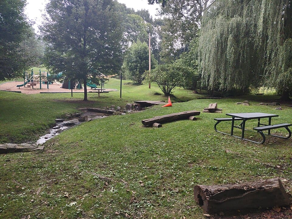 Kinnally Cove Park & kayak launch - Photo 1