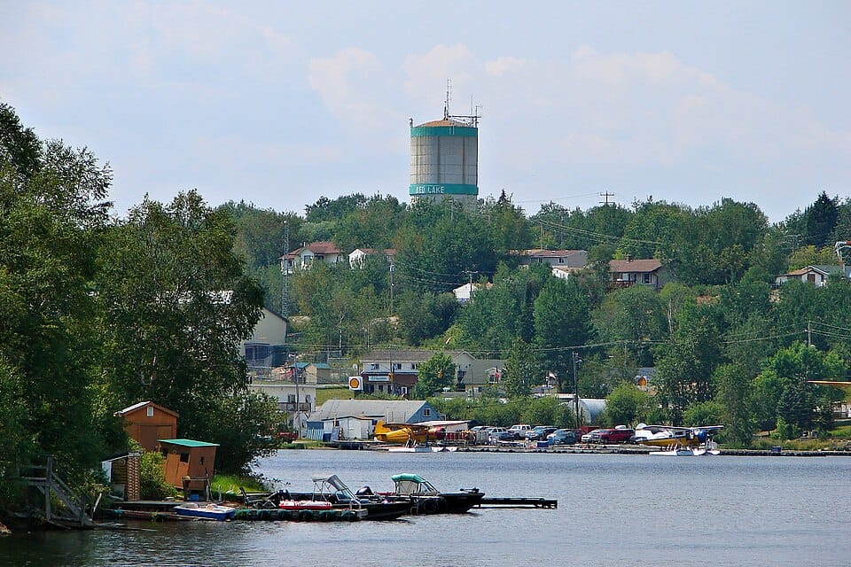 Red Lake - Photo 1