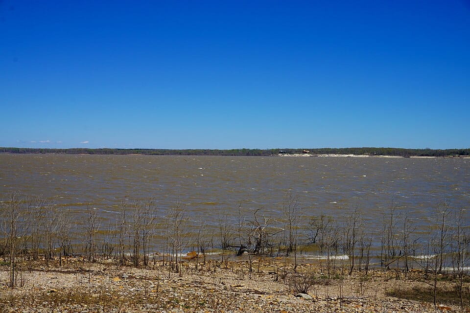 Hugo Lake - Photo 1