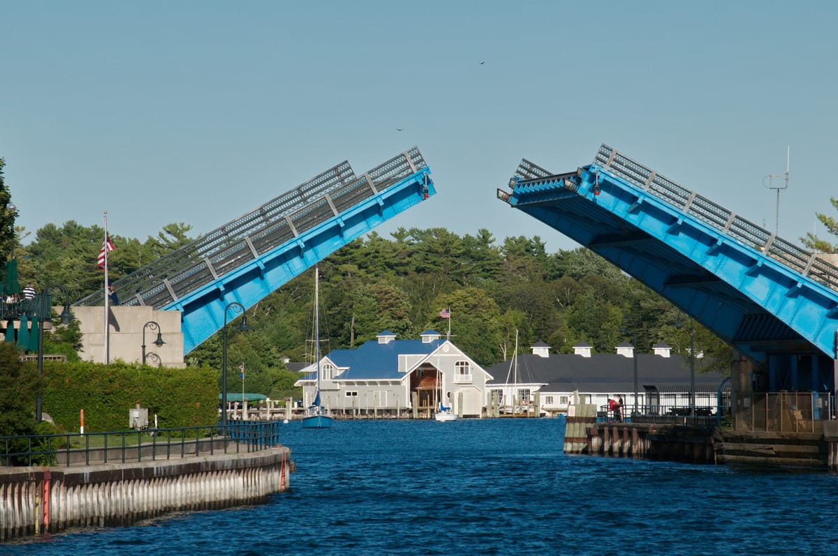 Lake Charlevoix - Photo 1