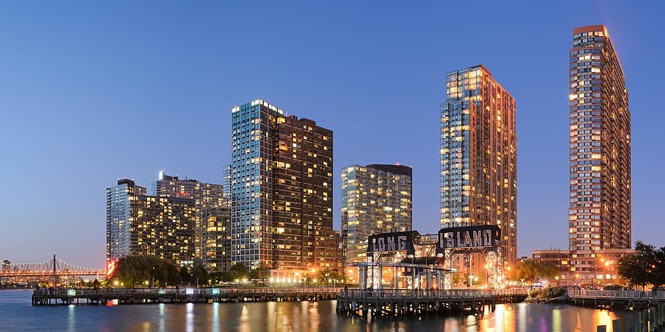 East River - Photo 1