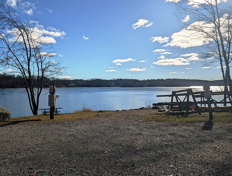 Highland Lake - Photo 1