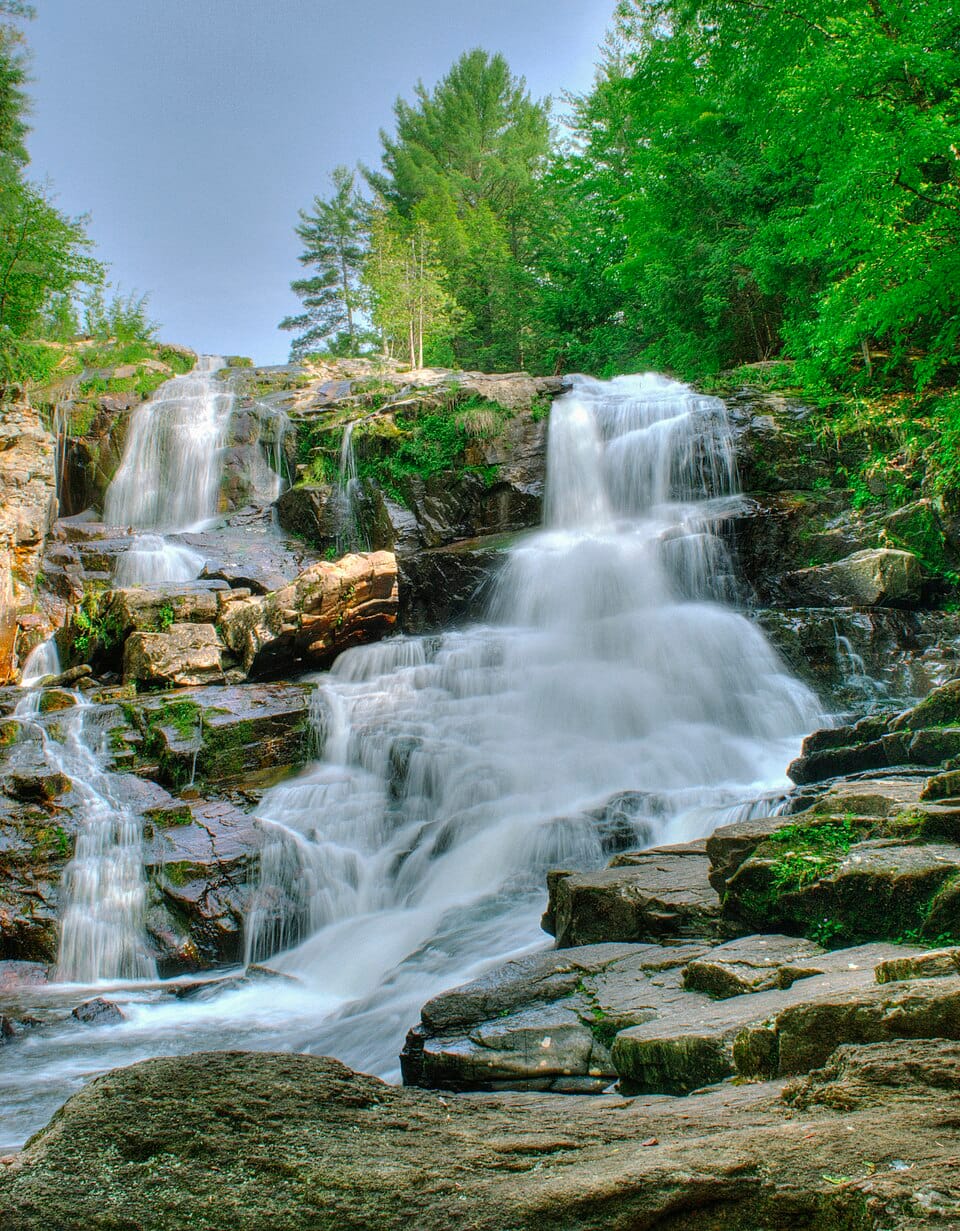 Shelving Rock Falls - Photo 1