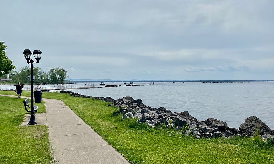 Verona Beach Lighthouse - Photo 1