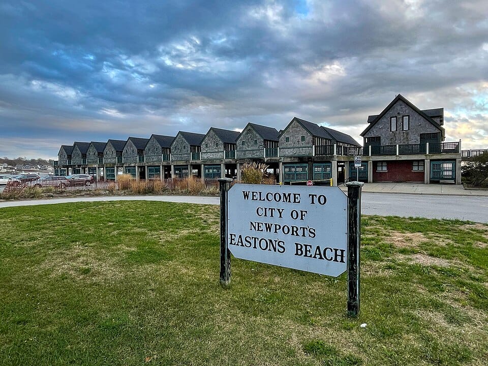 Easton Beach - Photo 1