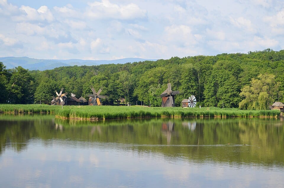 Windmill Lake - Photo 1
