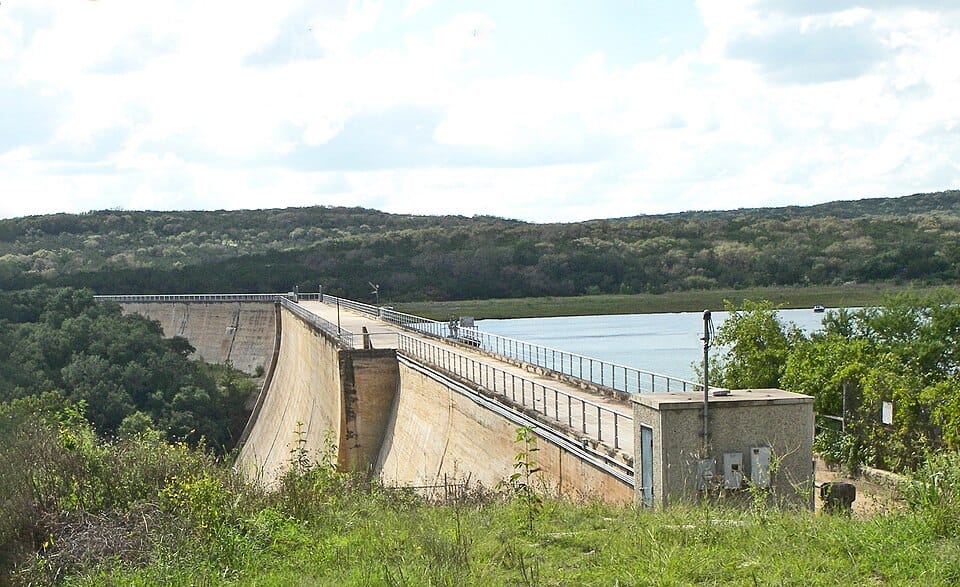 Medina Lake - Photo 1
