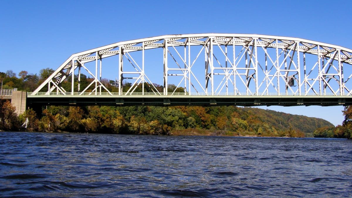 Riverside Park - Photo 1