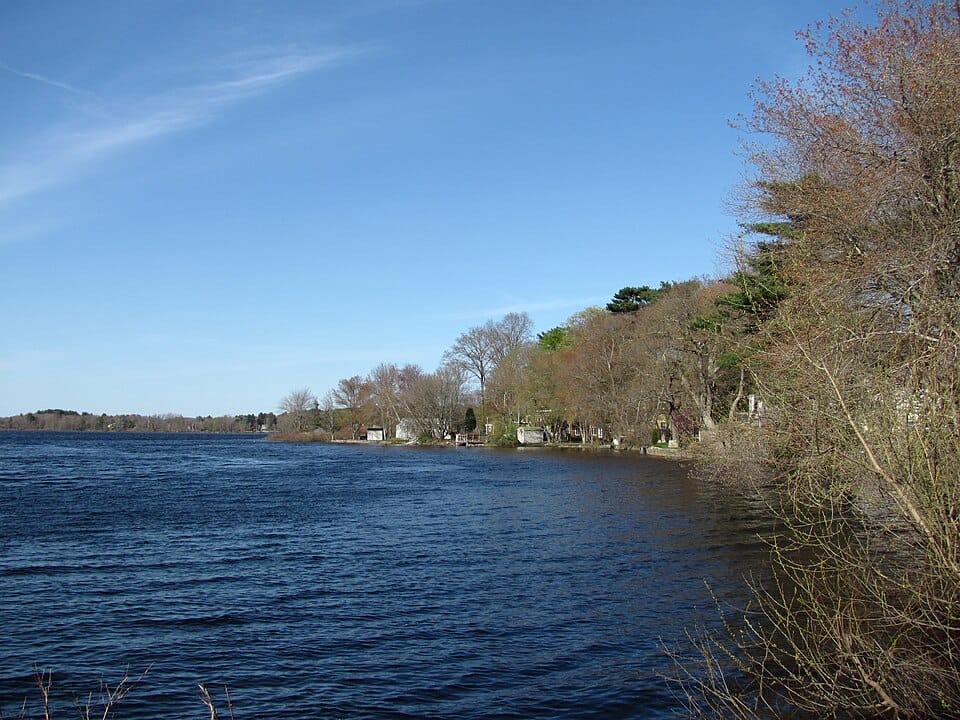 Lake Nippenicket - Photo 1