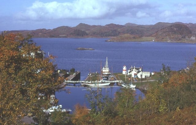 Loch Crinan - Photo 1