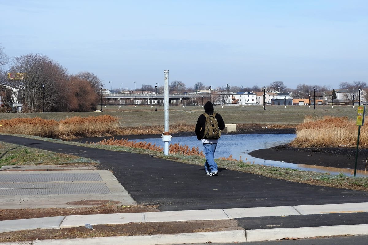 Elizabeth River Parkway - Photo 1
