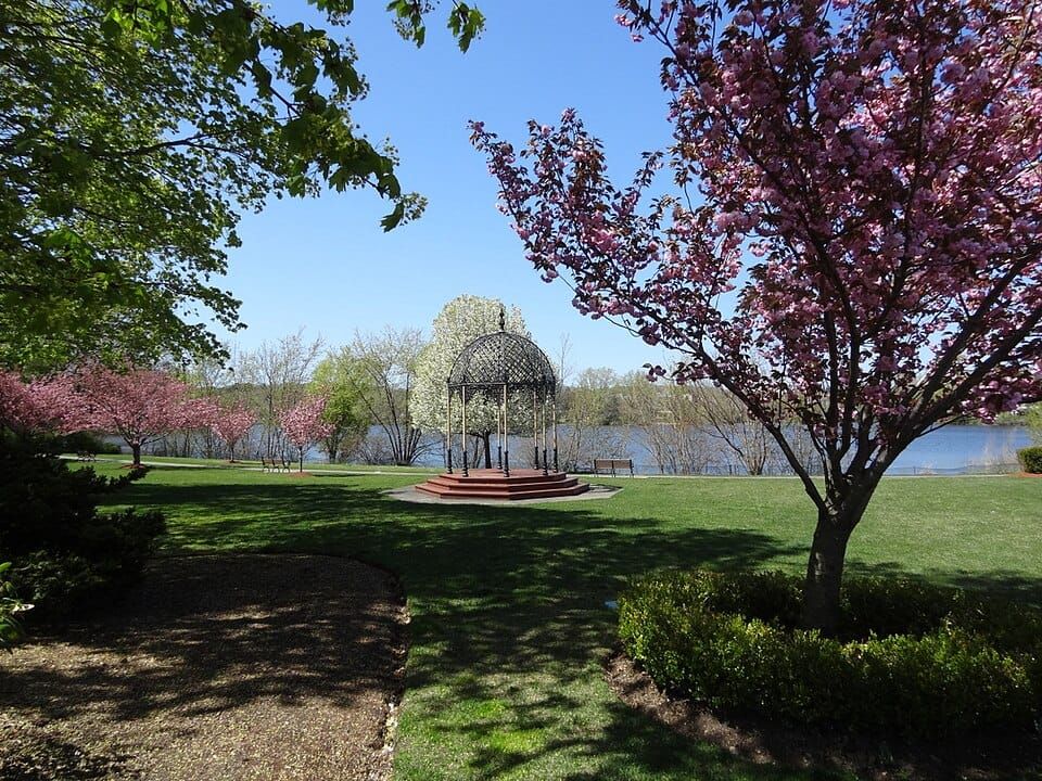 Ell Pond