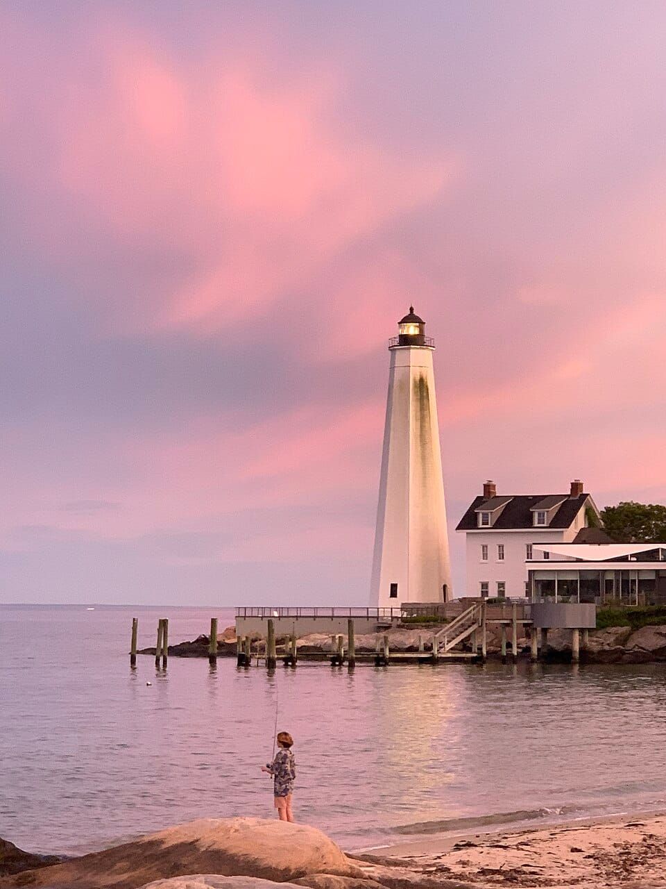 Pequot Point Beach