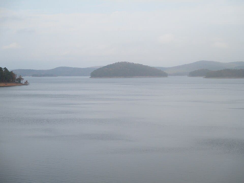 Broken Bow Lake