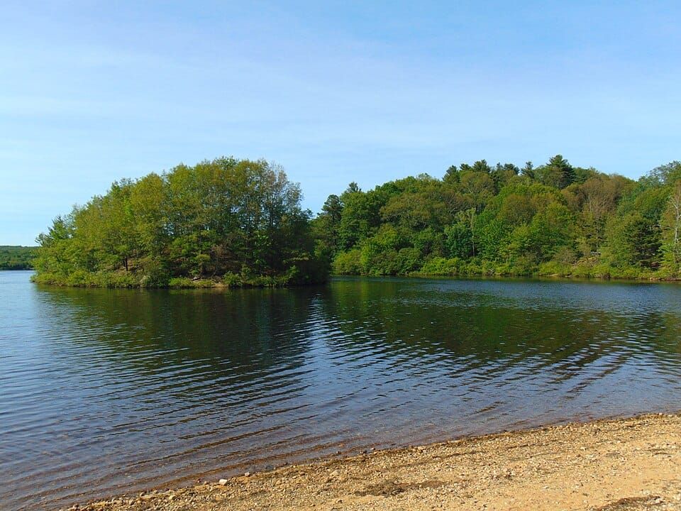 Mansfield Hollow Lake