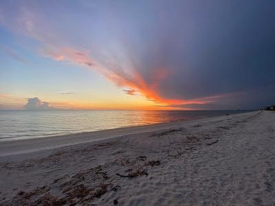 Little Hickory Beach