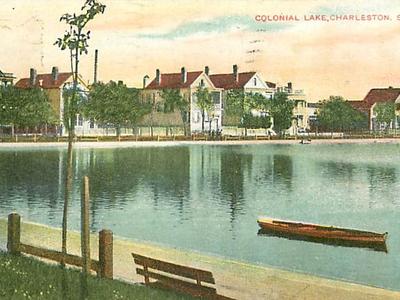 Colonial House Lake