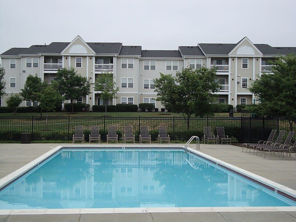 Ashburn Village Lakes Swimming Pool